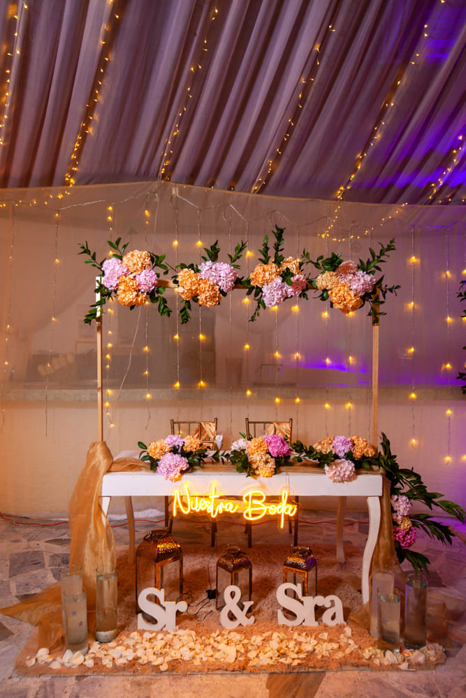 Mesa pricipal de los novios - Casa de eventos Ibagué P&P