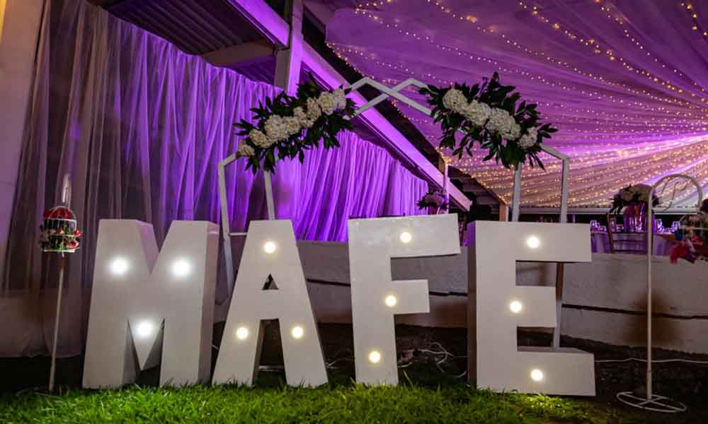 Nombre MAFE en letras grandes decoracion de eventos