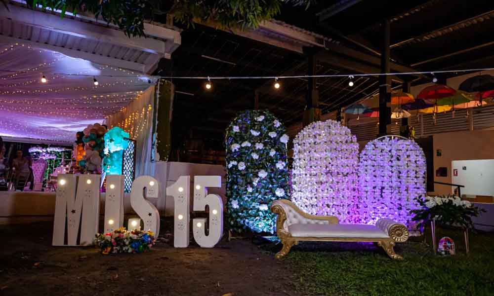 mis 15 en letras grandes decoracion de eventos